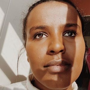 Meet your Posher, Bilile